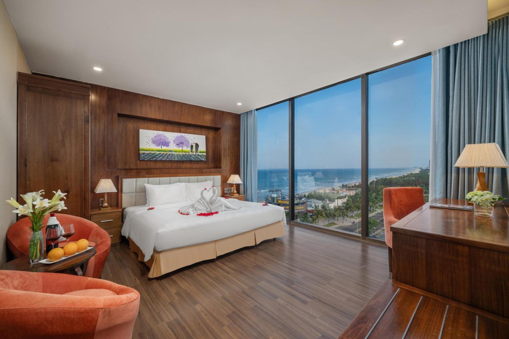 Yarra Ocean Suites Danang Exterior photo