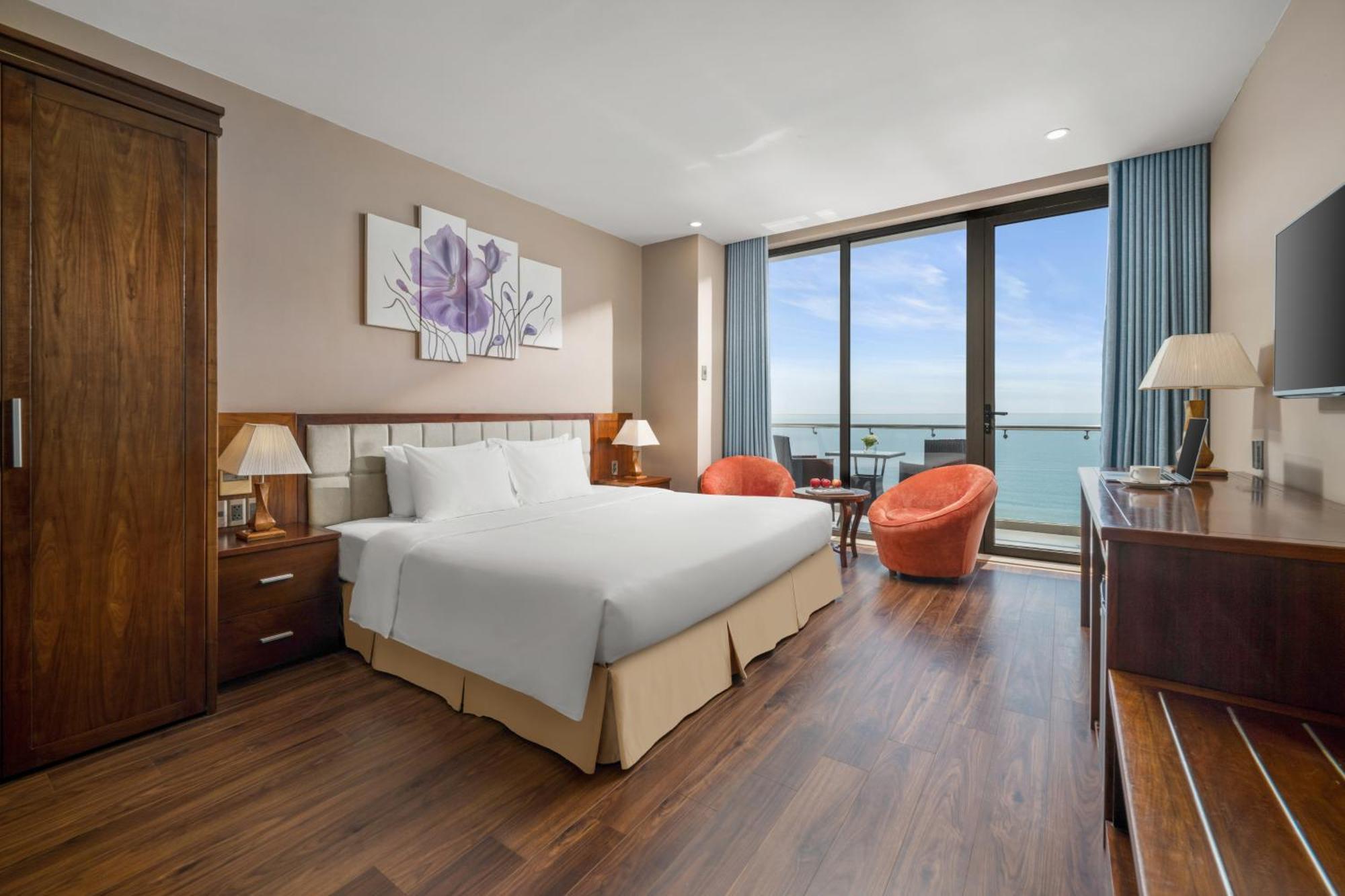 Yarra Ocean Suites Danang Exterior photo