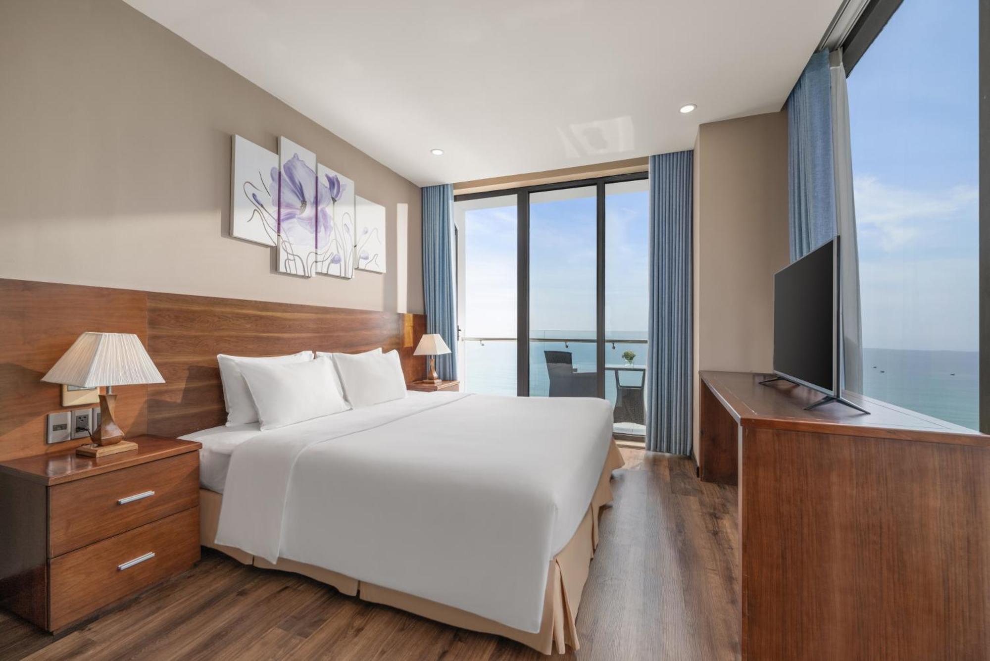 Yarra Ocean Suites Danang Exterior photo