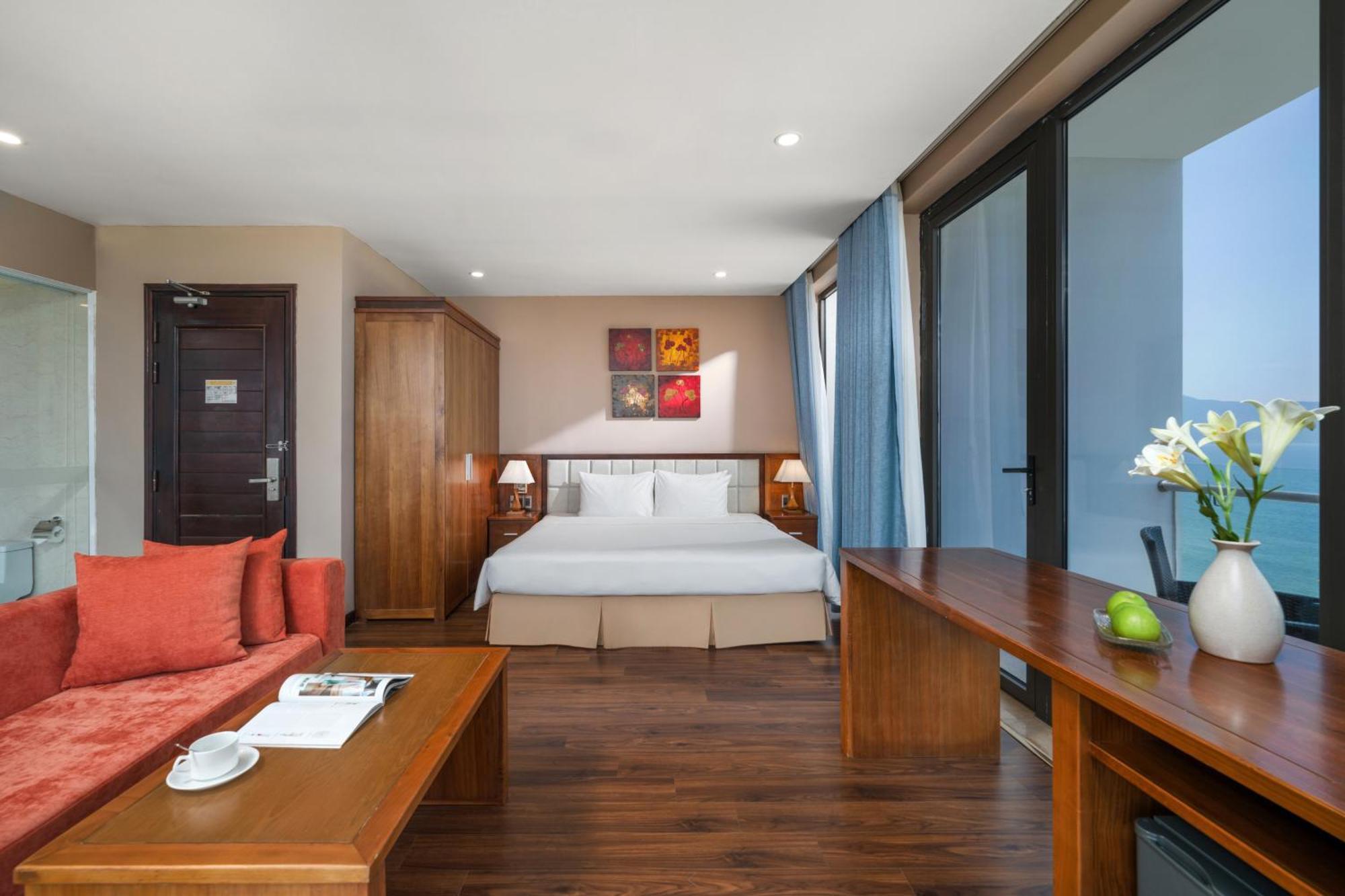 Yarra Ocean Suites Danang Exterior photo