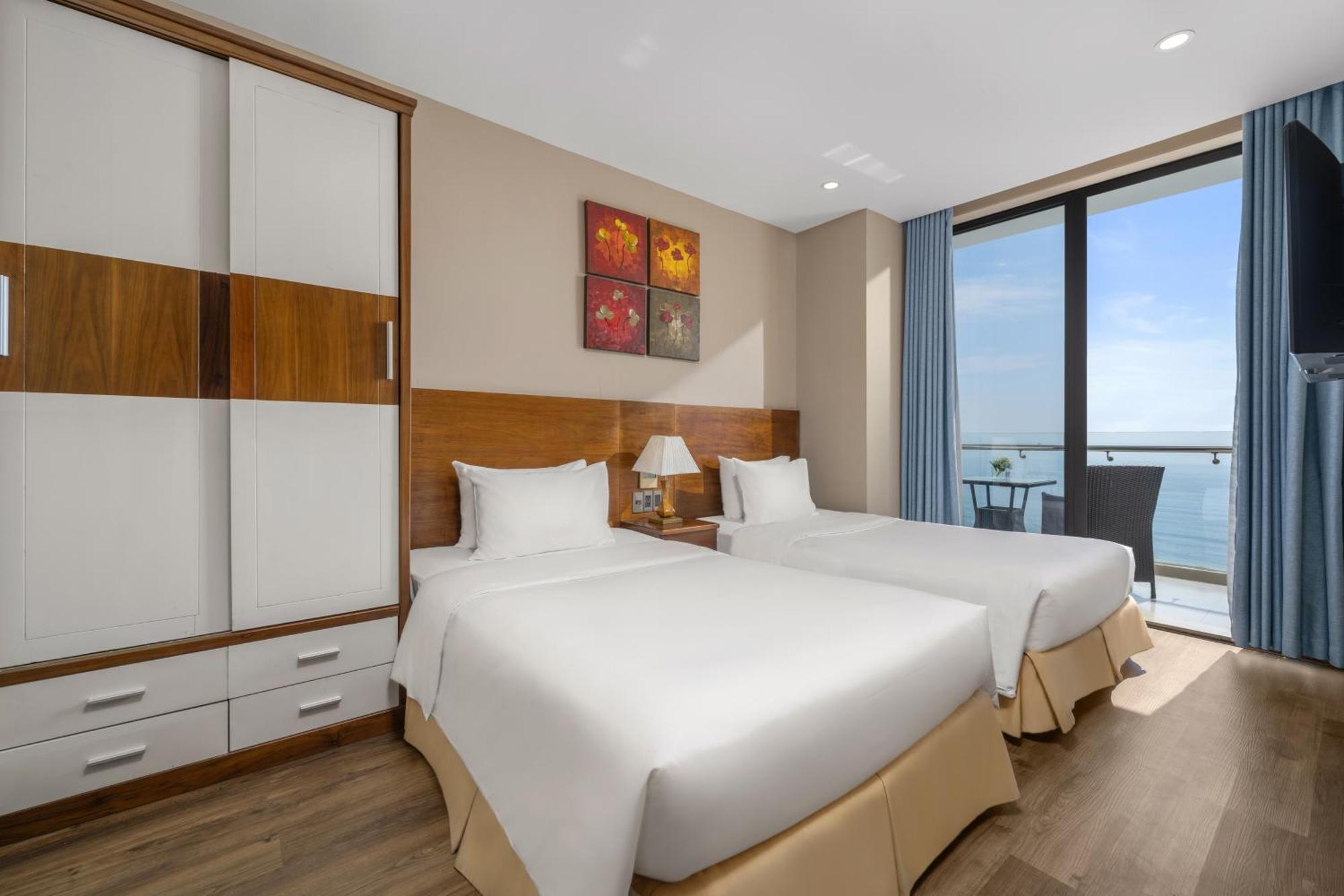 Yarra Ocean Suites Danang Exterior photo
