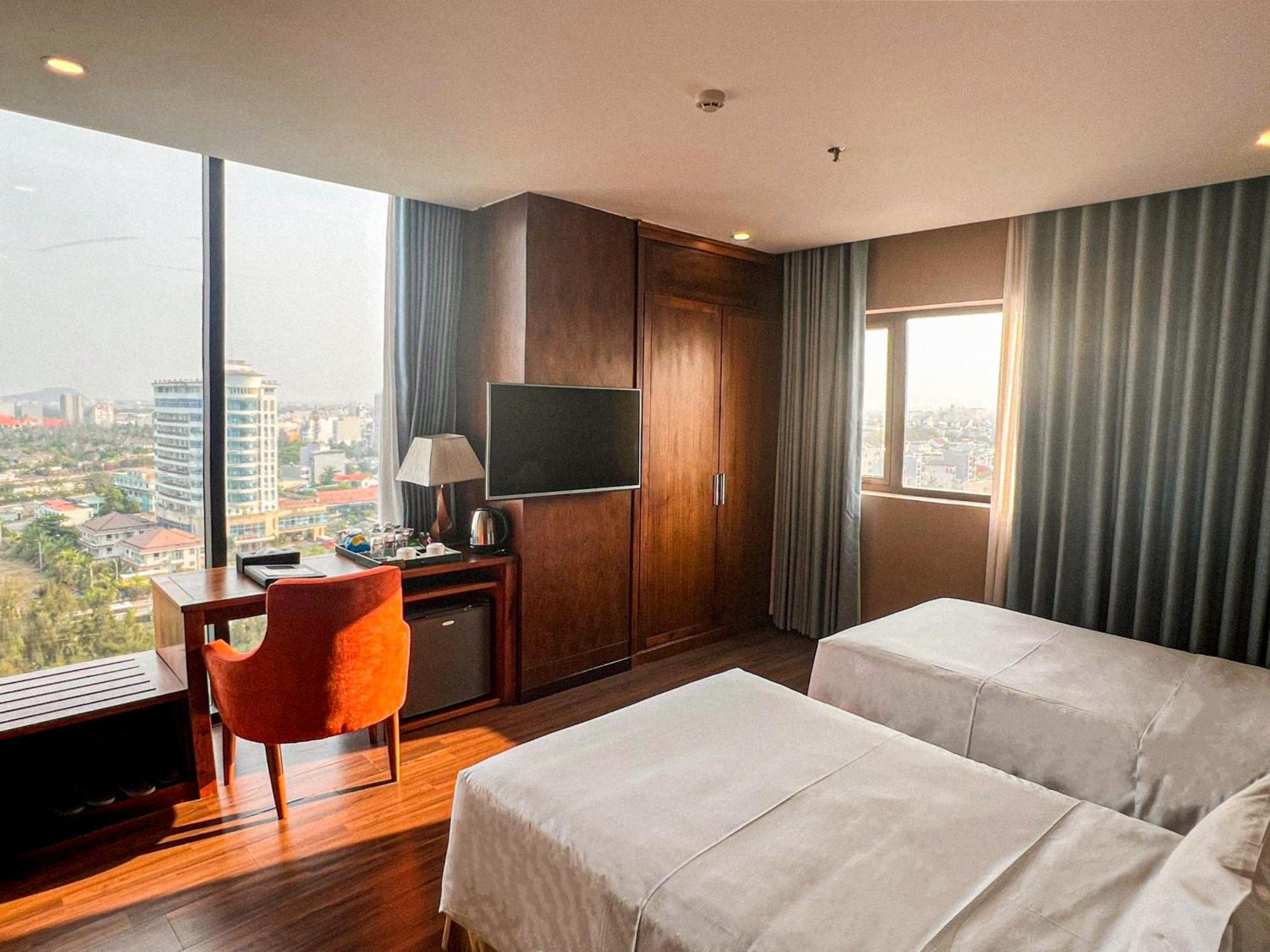 Yarra Ocean Suites Danang Exterior photo