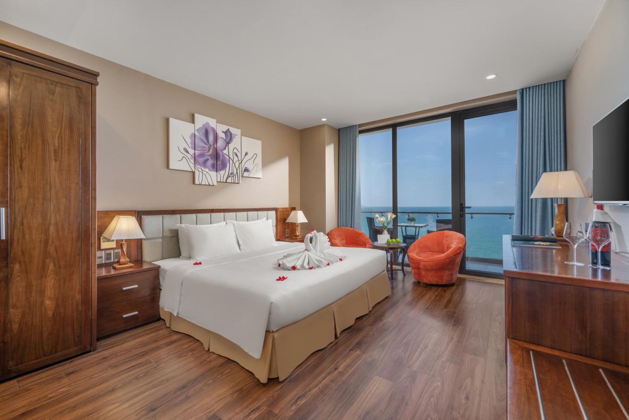 Yarra Ocean Suites Danang Exterior photo