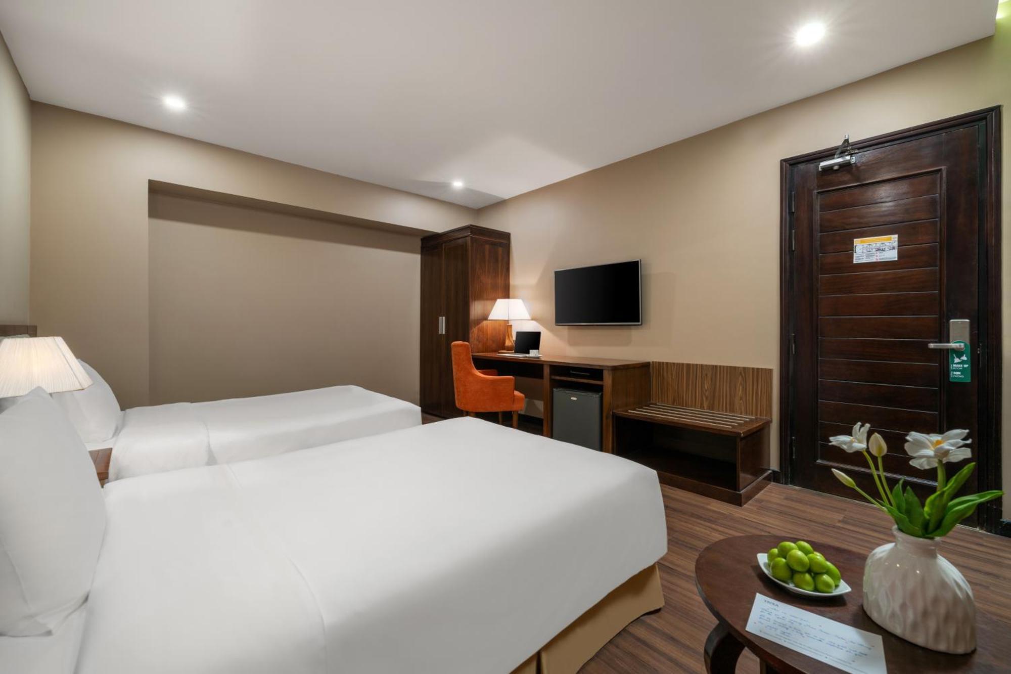 Yarra Ocean Suites Danang Exterior photo
