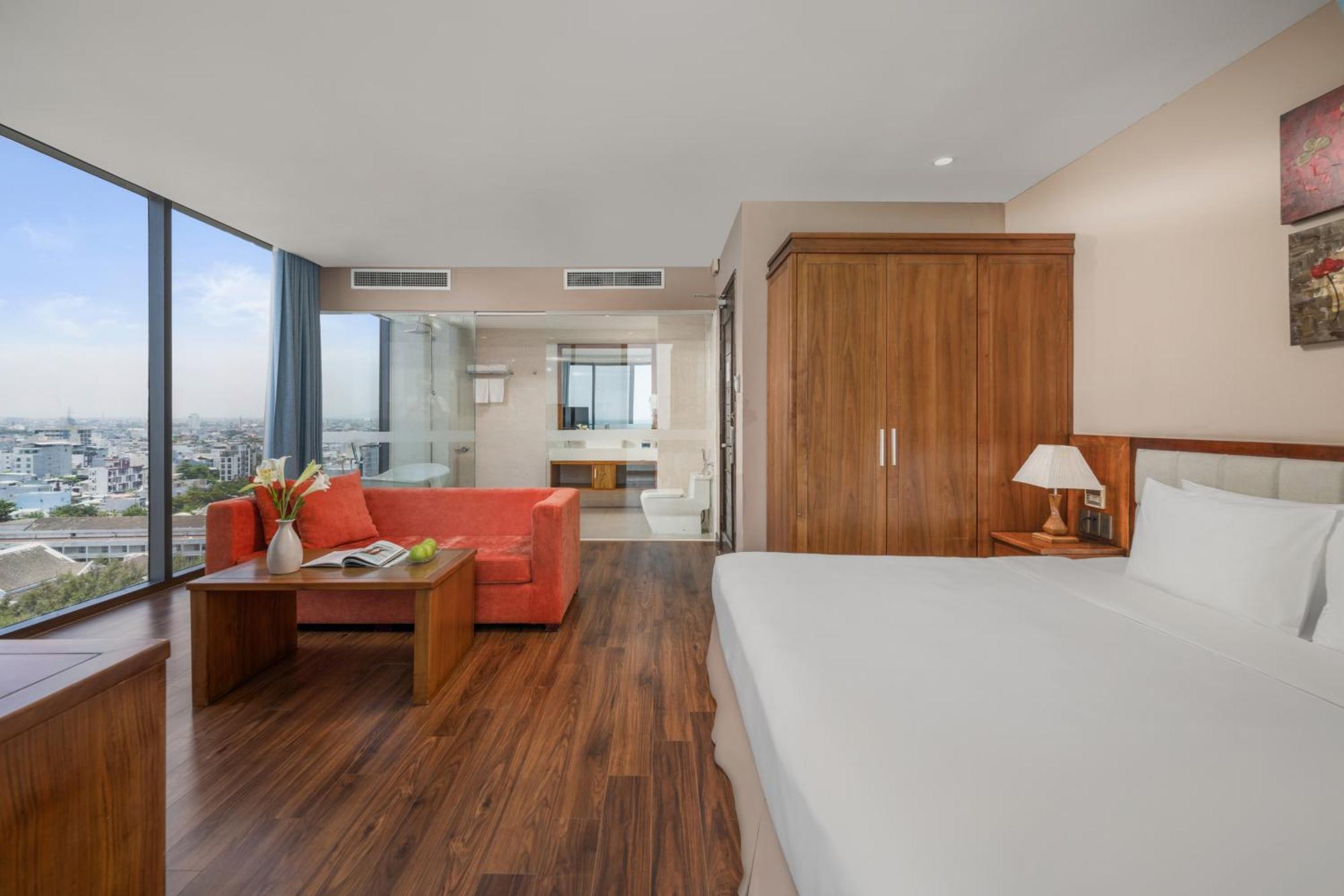 Yarra Ocean Suites Danang Exterior photo