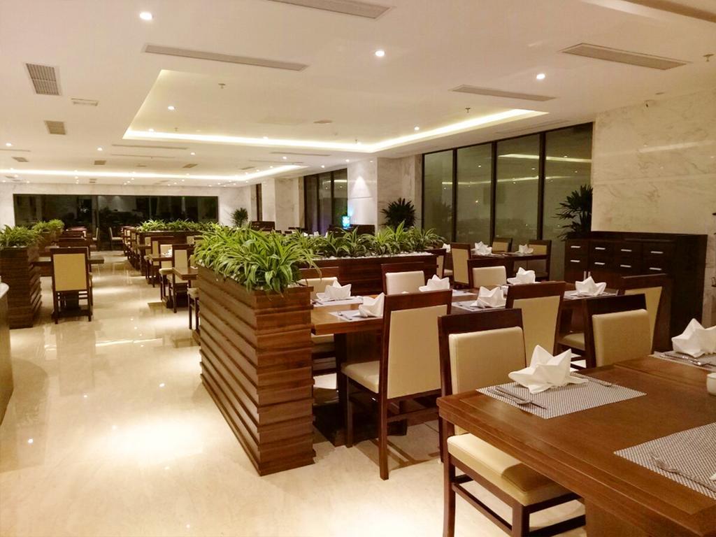 Yarra Ocean Suites Danang Exterior photo